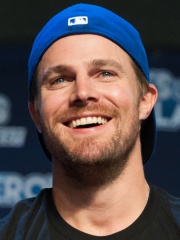 Photo of Stephen Amell