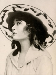Photo of Mae Marsh