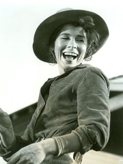 Photo of Joan Hackett