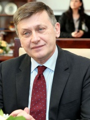 Photo of Crin Antonescu