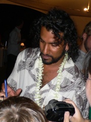 Photo of Naveen Andrews
