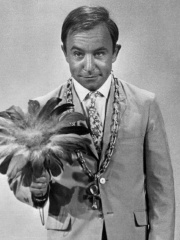 Photo of Henry Gibson