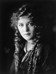 Photo of Mary Pickford