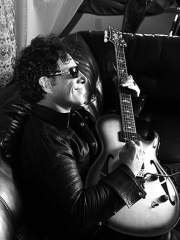 Photo of Neal Schon