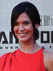 Photo of Odette Annable