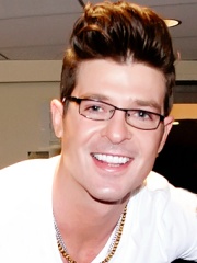 Photo of Robin Thicke