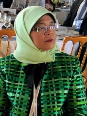 Photo of Halimah Yacob