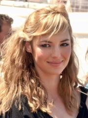 Photo of Louise Bourgoin