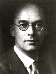Photo of Alfred Landé