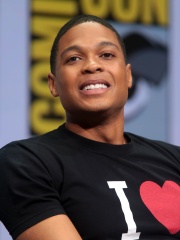 Photo of Ray Fisher