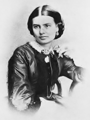 Photo of Nell Arthur
