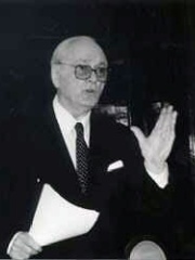 Photo of Béla Király