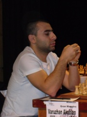 Photo of Varuzhan Akobian